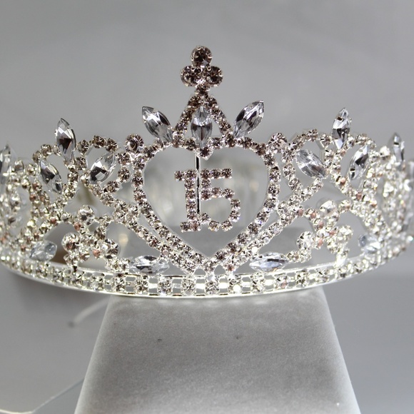 Tiara Sweet 15 - Picture 1 of 5